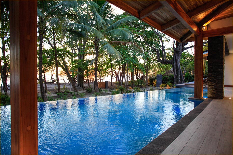 Costa Rica luxury villa with pool.